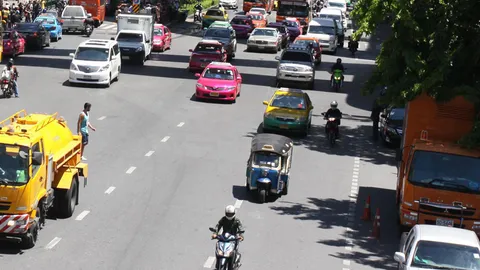 ถกโอนงานจราจรให้กทม. 