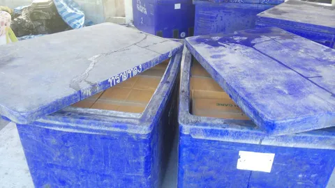 รวบแม่ค้าปลาเมืองคอน ลอบขายยาแก้ไอ ยึดกว่าพันขวด ซุกลังน้ำแข็ง