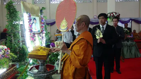 เผาศพ 'เสี่ยอู๊ด' ไร้เงาดารา-คนสนิท