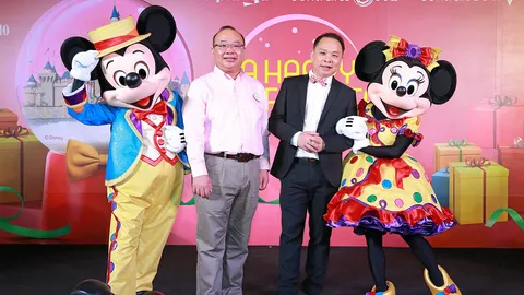 ฮ่องกงดิสนีย์แลนด์ส่งตัวการ์ตูนดังสร้างความสุขคนไทย