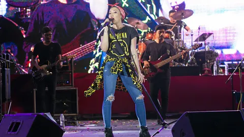 'ดา' นำทีมสนุกออนทัวร์