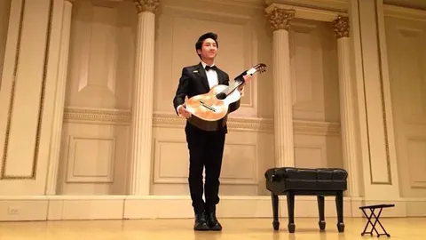 "เบิร์ด" โชว์เดี่ยวกีตาร์คลาสสิก หนุ่มไทยสร้างชื่อที่ คาร์เนกี้ ฮอลล์