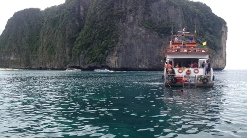 เจ้าท่า ลงพื้นที่เกาะพีพี เผย ไม่พบคราบน้ำมันหน้าอ่าวมาหยา