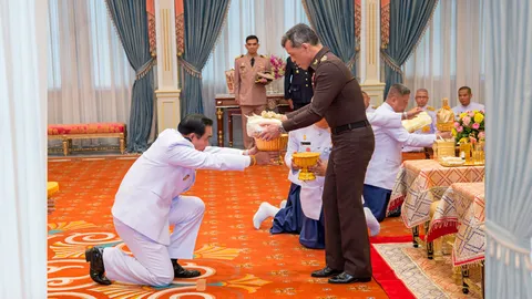 สมเด็จพระบรมโอรสา ธิราชฯ สยามมกุฎราช กุมาร