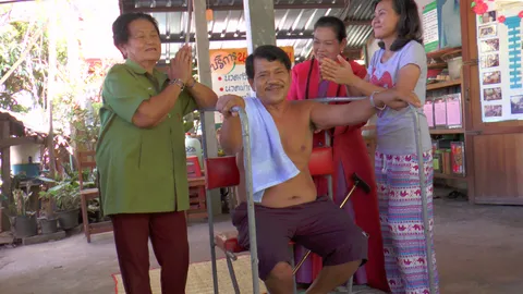 ตะลึง! ผู้ป่วยอัมพาตพบ'หมอยายลี'นวด15วัน กลับมาเดินได้