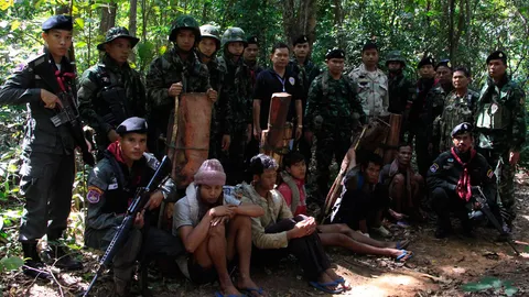 สกัดจับ 5 กัมพูชา ลอบตัดไม้พะยูงฝั่งไทย ส่งขายนายทุนแนวชายแดน
