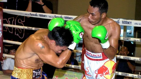 หวิดไป! 'ถิรชัย' โดนหนักยก11 ก่อนชนะแต้ม 