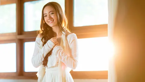 'พลอยชมพู' ตื่นเต้นเล่น-ร้อง "เธอเดินเข้ามา"