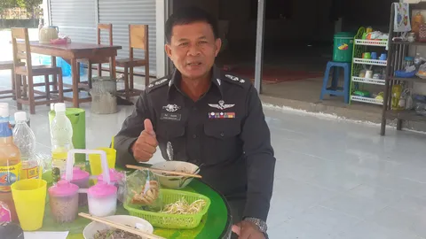  ก๋วยเตี๋ยวมุกดาหาร ขายถูกชามละ 10 บาท ลูกค้าแห่ไปลองพิสูจน์ 