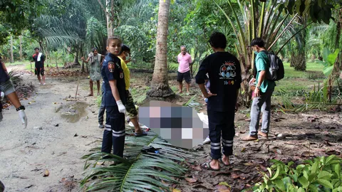 หนุ่มใหญ่เครียด โรครุมเร้า เสื้อผ้าขายไม่ดี คิดสั้นผูกคอดับ