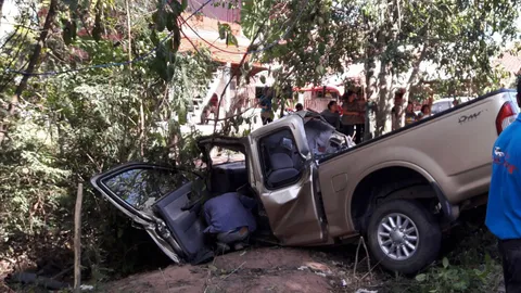 หนุ่ม19เอารถแม่มาขับ แหกโค้งตายพร้อมญาติ2ศพ-บาดเจ็บ2  