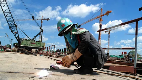 ชิโน-ไทย ลงนามยืดเวลาสร้างรัฐสภาใหม่ 387 วัน คาดเสร็จต้นปี 61