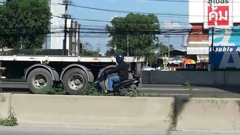 จี้อุกอาจ กวาด1.5ล้าน! ธนาคารทหารไทยบางวัว โจรบุกเดี่ยว2ปีติด  (ชมคลิป)