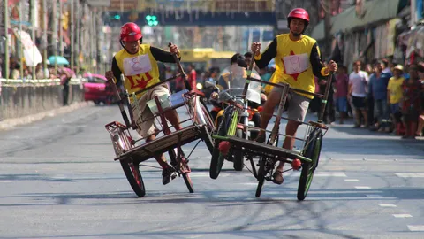 มีที่นนทบุรีเท่านั้น!! แข่งปั่นสามล้อ-ซาเล้งยกล้อ สีสันงานลอยกระทง