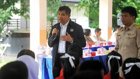 'บิ๊กน้อย' ลงยะลา ดูโรงเรียนต้นแบบ ลดเวลาเรียน