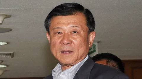 'วิลาศ' ปูดสภาฯตั้ง ขรก.ถูกสอบคุมสร้างสภาใหม่