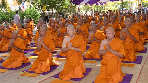 อุปสมบทหมู่ 1,250 รูปถวายในหลวง