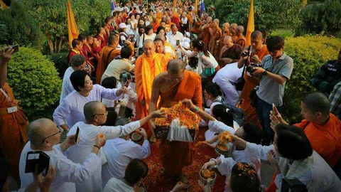 อัญเชิญพระไตรปิฎกเก่าแก่ที่สุดในโลก อายุกว่า 2 พันปี สู่พุทธคยาอินเดีย