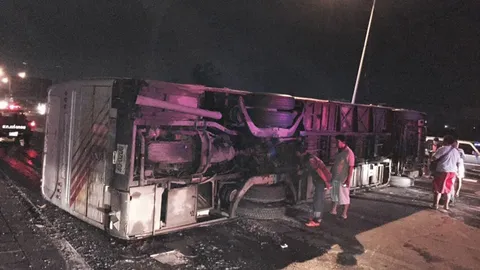 รถหมอลำคว่ำ เจ็บ12คน! คณะ 'หนูภาร วิเศษศิลป์' จะไปแสดงใน กทม. 