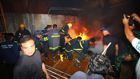 เพลิงไหม้ปริศนากองท่อนไม้ ในสนามยิงปืนฟาร์มจระเข้ สมุทรปราการ