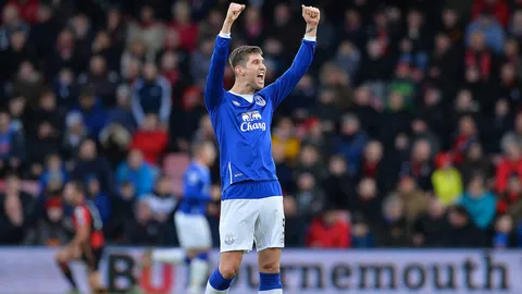 อดีตแข้งเรือใบหนุนทีมรัก ทุบคลังสโมสรกระชาก 'สโตนส์' ร่วมก๊วน