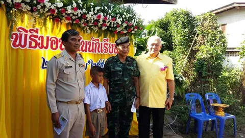 'น้องศิริวัฒน์' นร.เรียนดี ฐานะยากจน ได้บ้านใหม่ อยู่กับแม่