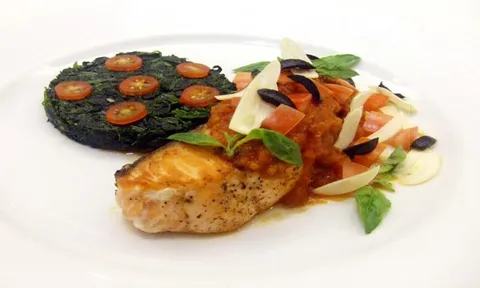 สเต๊กแซลม่อนผักโขม…เมนูบำรุงสมอง 