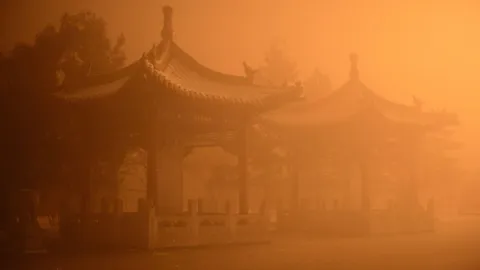 แค้นมาก! ไอ้โม่งนับ 100 บุกโจมตีด่านตรวจจีน จับเหยื่อมัด ทรมานอากาศหนาว -20 องศาฯ