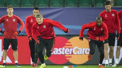 'ผี'ผจญ 'หมาป่า' ดวล ชปล. 'เรือใบ'ลอยลํา