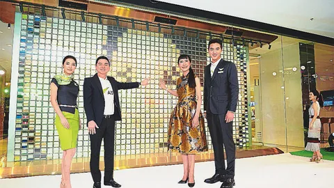 เอไอเอส จัดให้..จอภาพอัจฉริยะ Magic Wall ลูกค้าได้อัพเดทข้อมูลหุ้น-ทองคำแบบเรียลไทม์