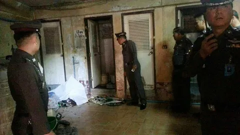 ไม่พอใจมองหน้า! โจ๋เมายาคลั่ง คว้าขวดปากฉลามแทงหนุ่มลาวดับ