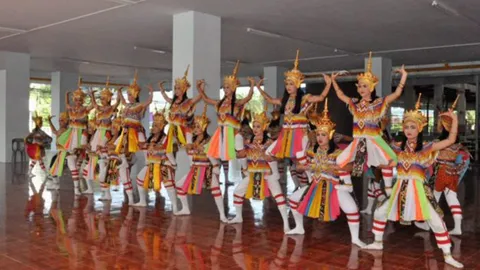 เปิด ร.ร.สอนรํามโนราห์ สืบสานวัฒนธรรมพื้นบ้าน