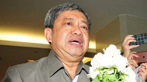 'อภิชาต' เสียใจ กกต.เลิกจ้าง 'ภุชงค์' บอกเป็นคนดีตั้งใจทำงาน 