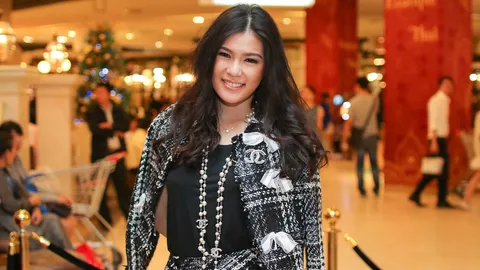 ตระกูลนี้ลูกสาวสวย! เปิดโปร์ไฟล์เซเลบฯ สาวมั่น 'มัดมุก แพรดาว' เสน่ห์ล้นจับใจ ! 