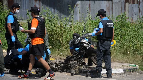 ดักสังหาร! โจรใต้ลอบวางบึม จยย.บอมบ์ โชคดี ไร้เจ็บ