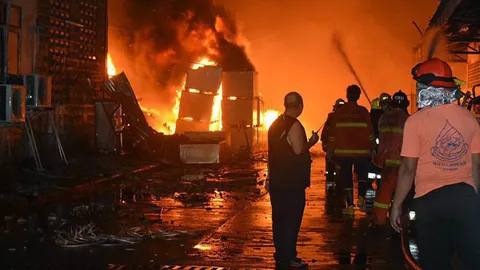 ไหม้โรงงาน