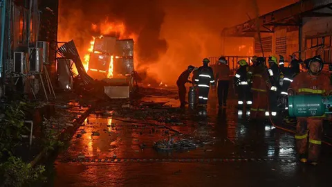 ไหม้โรงงานผลิตแอร์ เผา4ชม.วอดร้อยล้าน