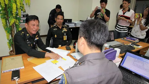 ทหารคุมตัวมือโพสต์ผังราชภักดิ์ ส่ง ตร. 14 ธ.ค.จ่อเอาผิดคนกดไลค์-แชร์เพิ่ม