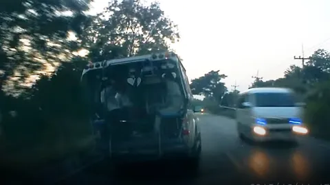 บริษัทฯเร่งสอบ! คลิปรถรับส่งพนักงานปราจีนฯ ขับหวาดเสียว