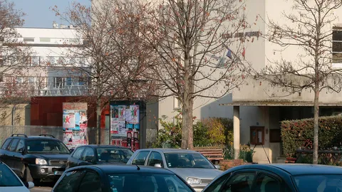 โอละพ่อ! ครูฝรั่งเศสแต่งเรื่อง ถูกคนร้ายตะโกน 'ไอซิส' บุกทำร้าย