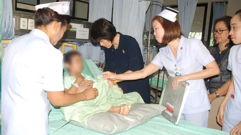 ถูกทิ้งอยู่ รพ.! น่าสงสาร ด.ช.13 ปี ป่วยหนักเดินไม่ได้ ไร้คนดูแล