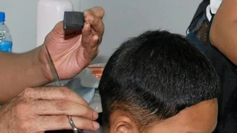 ฝึก นร.ในป่าตัดผม ลดภาระผู้ปกครอง