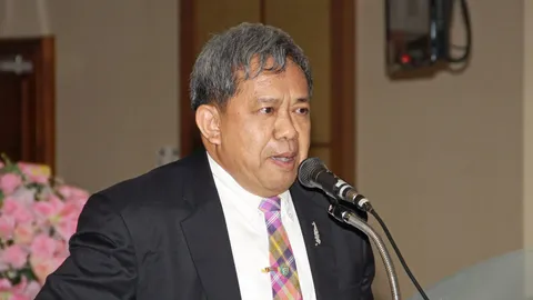 'ภุชงค์' พร้อมสู้ กกต.ฟ้องหมิ่นฯ ปัดพาดพิงใคร ปมพิมพ์ร่าง รธน.