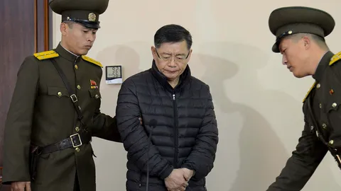 ศาลโสมเหนือส่งบาทหลวงแคนาดาไปใช้แรงงานตลอดชีวิต ฐานต่อต้านรัฐ