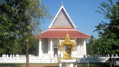 รพ.ผ่านศึกฯ...สร้างพระคู่แฝด เสริมพลัง...อโรคยากับมหาลาภะ