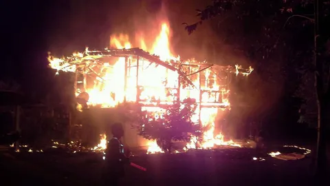 เพลิงไหม้บ้านพักครูที่เชียงใหม่ เสียหายเกือบล้าน