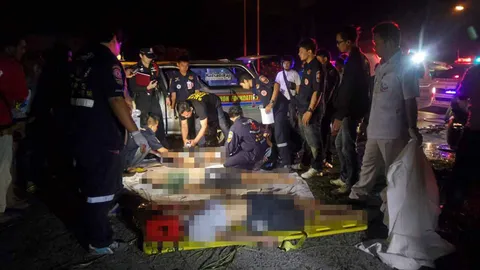 หนุ่มอบต.ห้อกระบะ พลิกควํ่า3ศพ-เจ็บ1หลังเฉี่ยวจยย. คู่กรณีเผ่นหนี