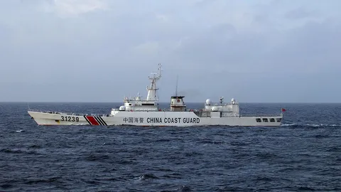 จีนแหย่ญี่ปุ่นส่งเรือปืนเฉียดเกาะพิพาท