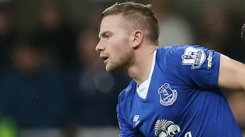 'สโตนส์' หนุน 'เคลฟเวอร์ลีย์' มีดีพอติดทัพสิงโตลุยยูโร 2016