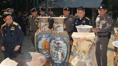 รวบชาวเขาเอเย่นต์ยาบ้าหนี 12 ปี อายัด 170 ล้าน จับแก๊งไอซ์ ยึด 11 โล